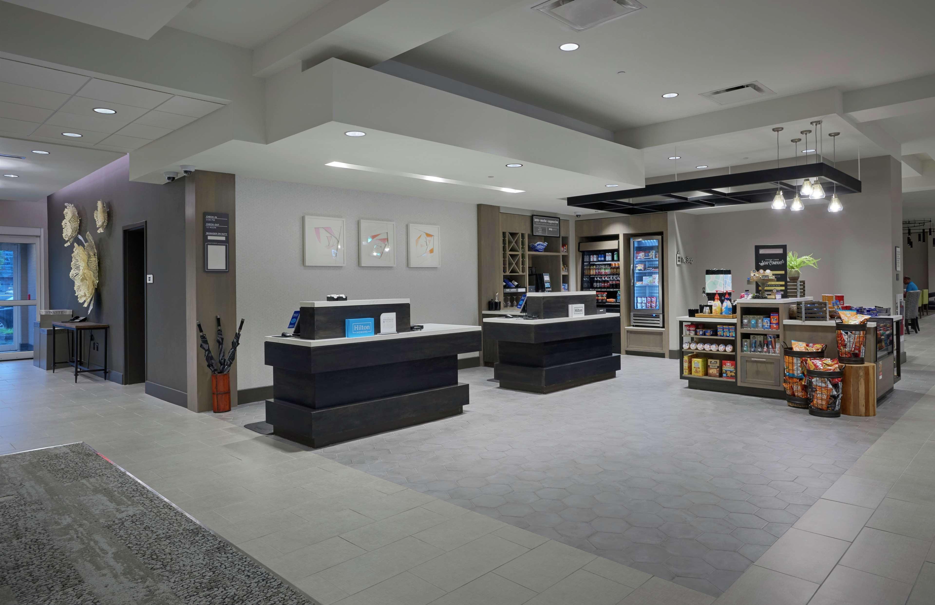 Hilton Garden Inn Corning Downtown Ngoại thất bức ảnh