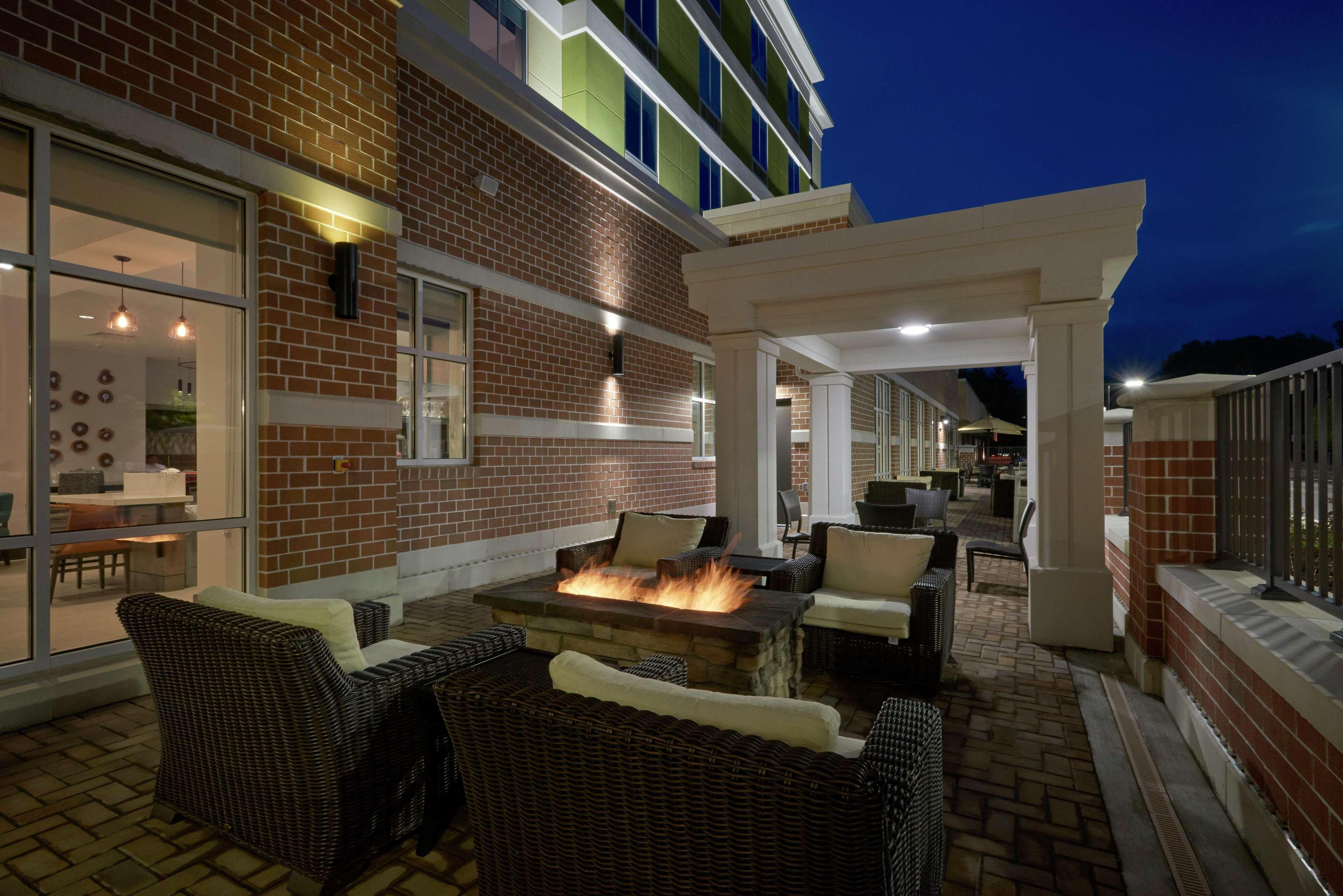 Hilton Garden Inn Corning Downtown Ngoại thất bức ảnh