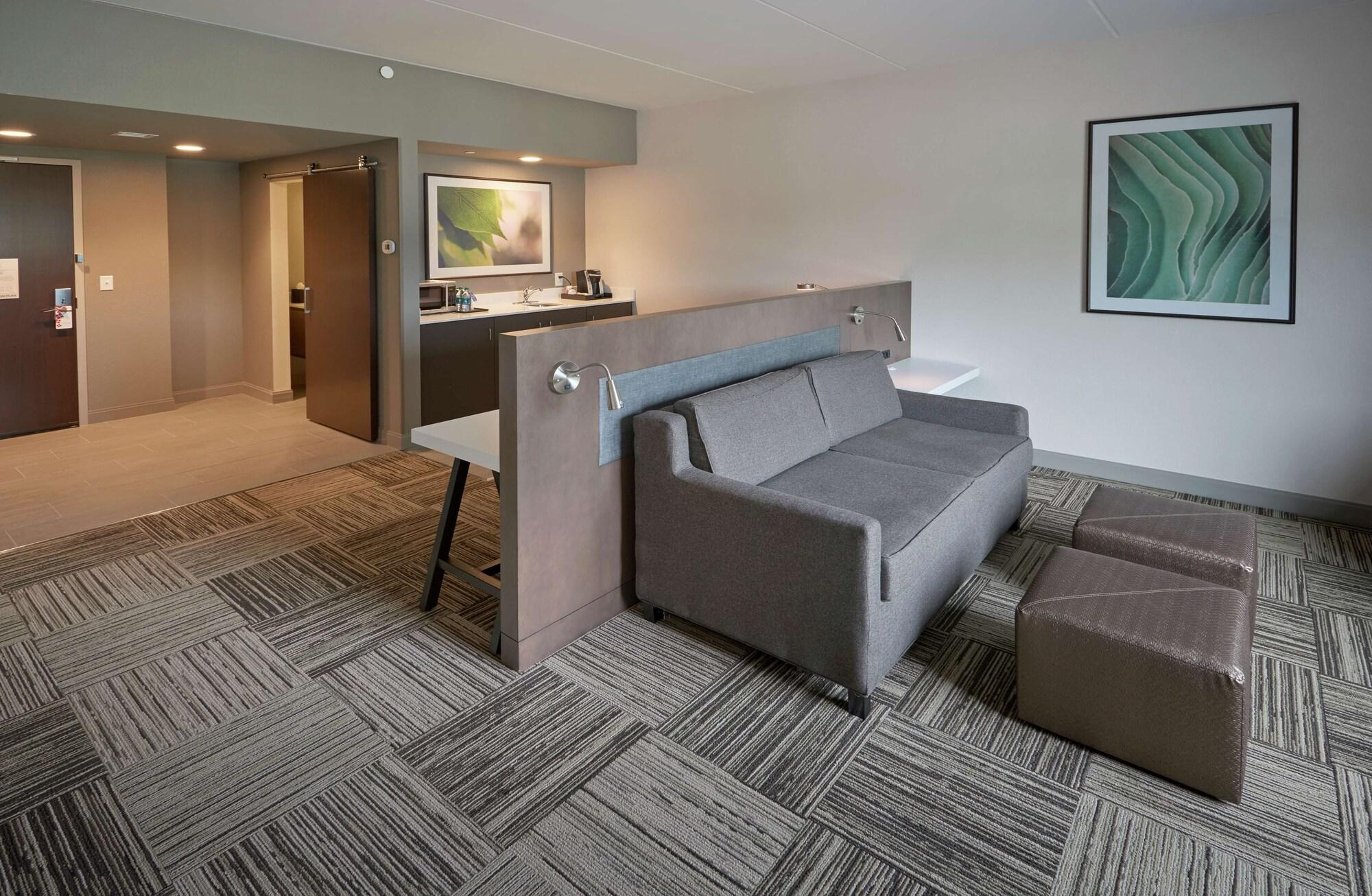 Hilton Garden Inn Corning Downtown Ngoại thất bức ảnh