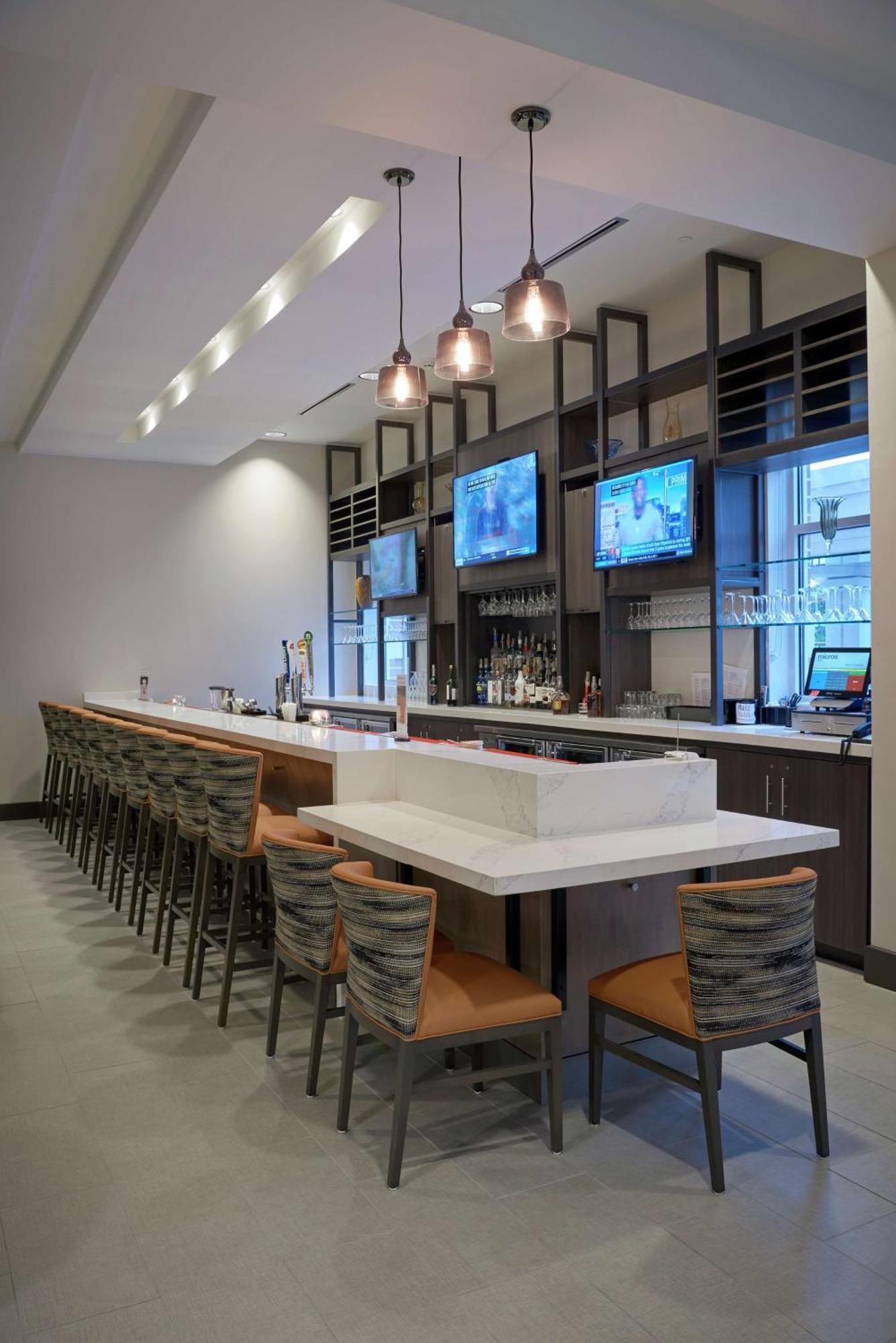 Hilton Garden Inn Corning Downtown Ngoại thất bức ảnh