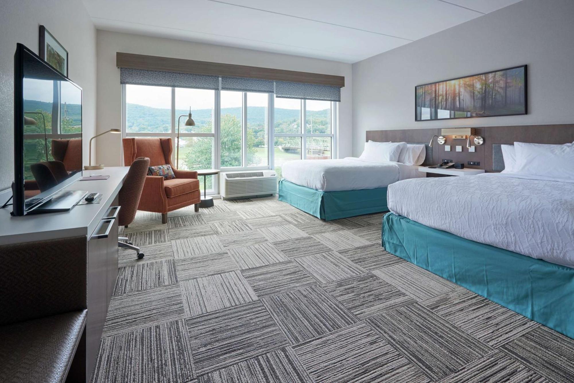 Hilton Garden Inn Corning Downtown Ngoại thất bức ảnh